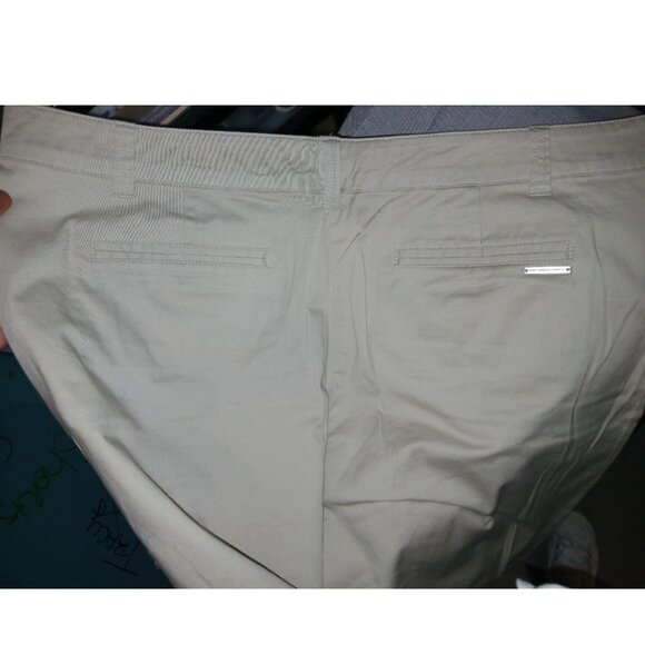 New York & Company Hampton Twill Shorts Mid Rise Fit White Women’s Size 18 NWT - Picture 6 of 7